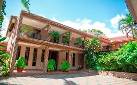 Lush Garden Business Hotel